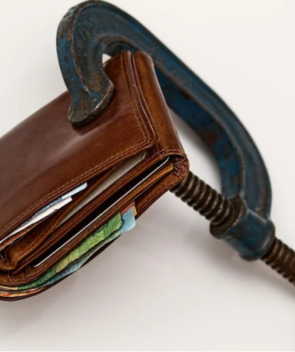 Investing vs Paying off Debt: We Help you make the right choice for Yourself